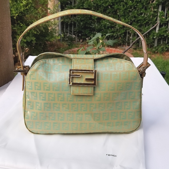 Absolutely Gorgeous Fendi Zucchino FF y2k small mama Baguette purse - Picture 8 of 16